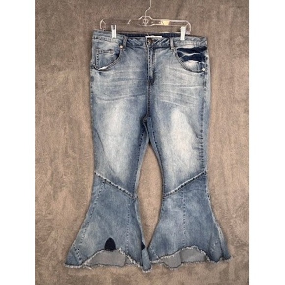 K. Jordan Women's Light Wash Distressed Frayed Hem Bell Bottom Jeans Plus 18W - Picture 1 of 8